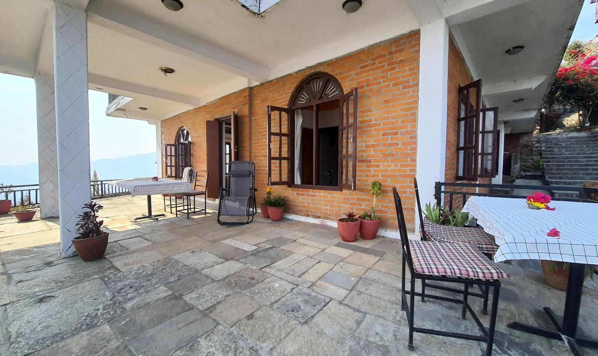Peace Dragon Lodge Pokhara Exterior photo
